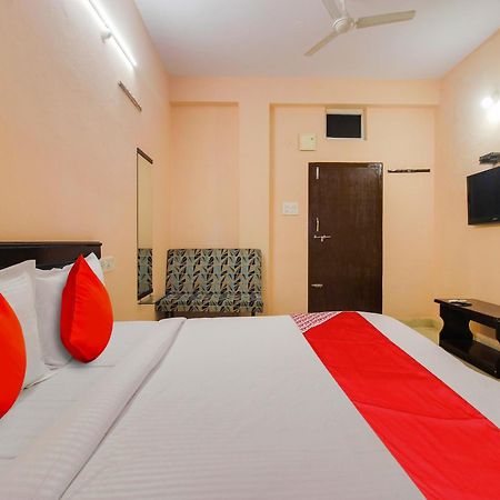 Hotel O R.J.International Pedda Ambarpet Exterior foto