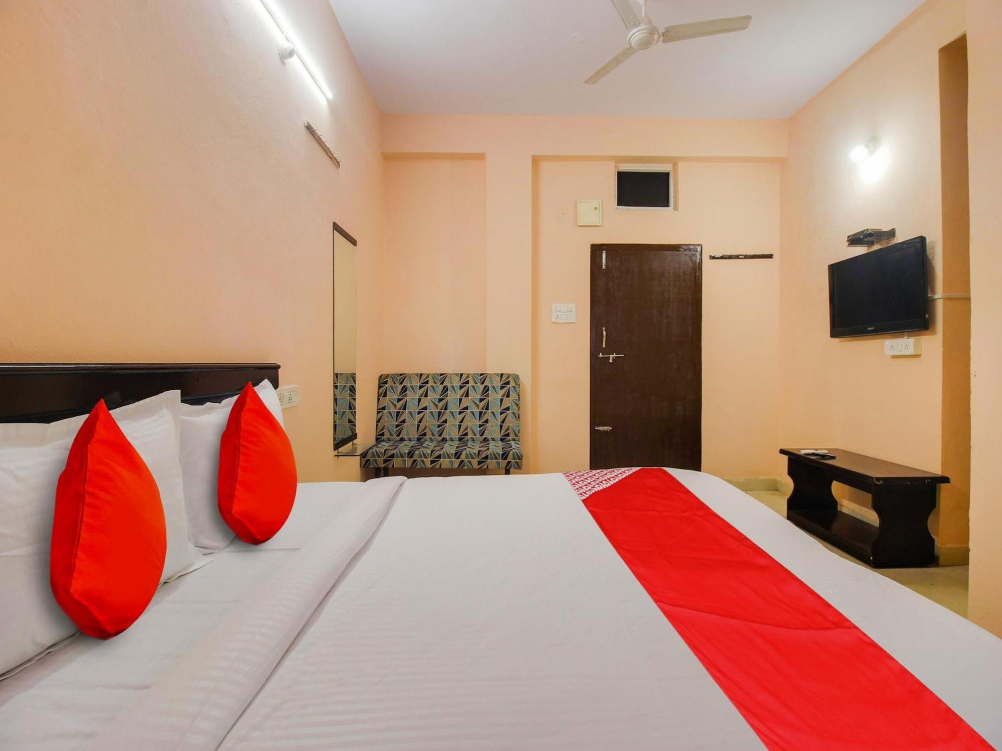 Hotel O R.J.International Pedda Ambarpet Exterior foto