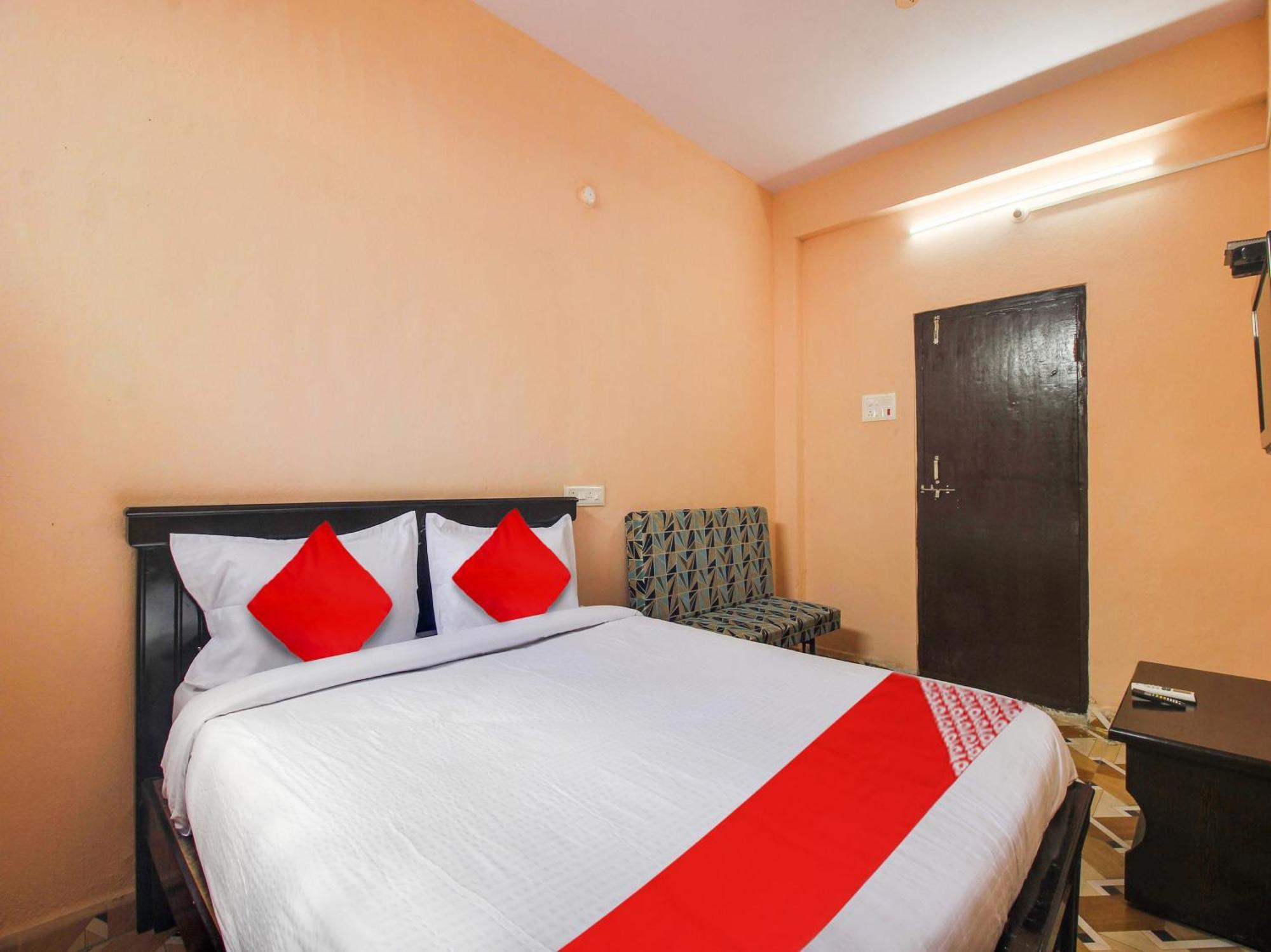Hotel O R.J.International Pedda Ambarpet Exterior foto
